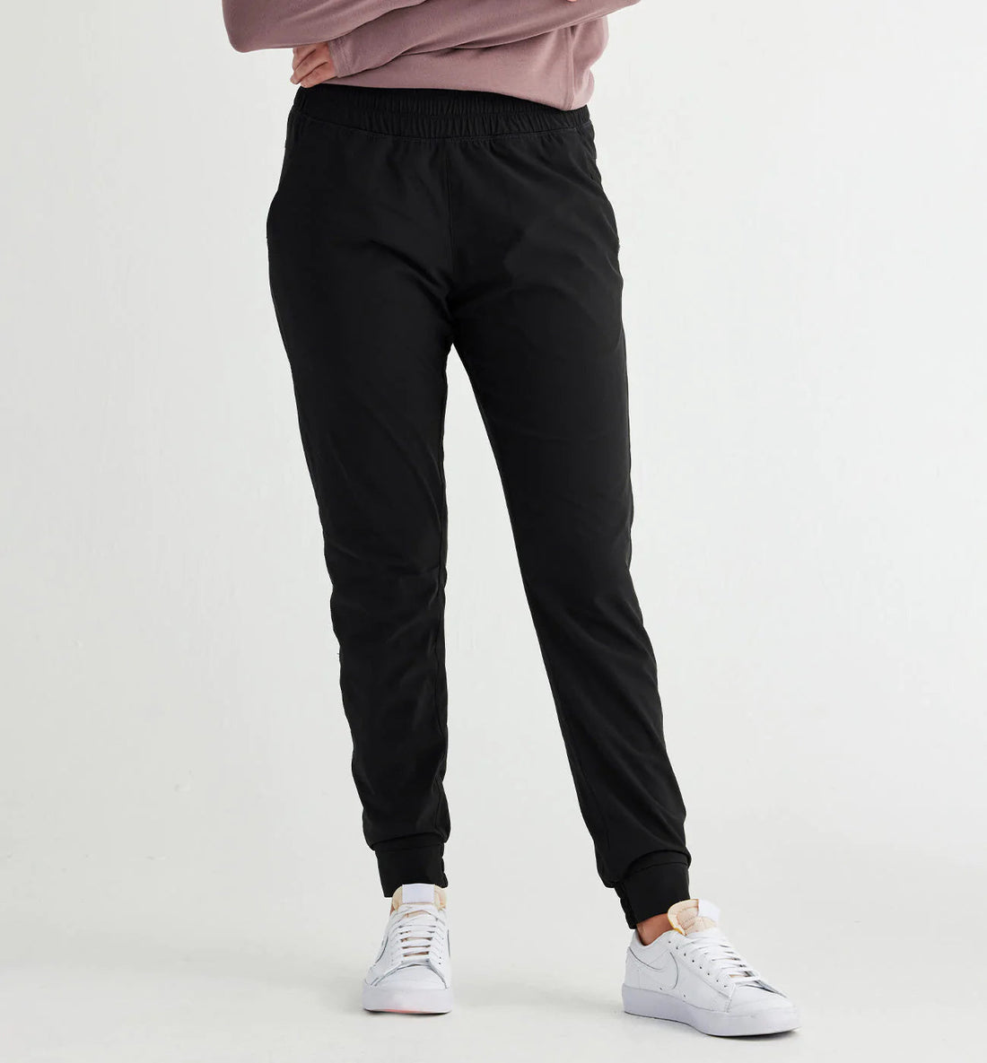 FreeFly Women's Pull-On Breeze Jogger Black